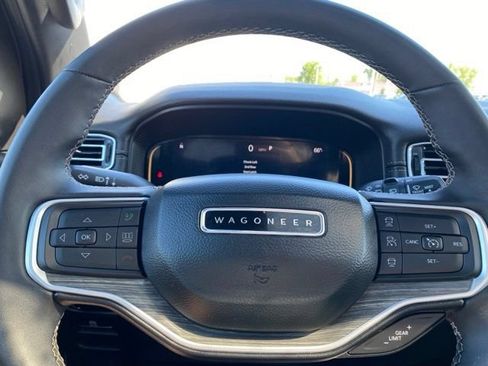 Used 2024 Jeep Wagoneer Series II w/ Premium Group I AWD/4WD image 18