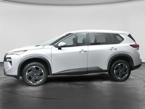 Used 2024 Nissan Rogue SV AWD/4WD image 9