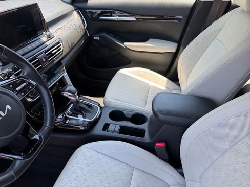 Used 2022 Kia Seltos SX w/ Sunroof Package AWD/4WD image 12