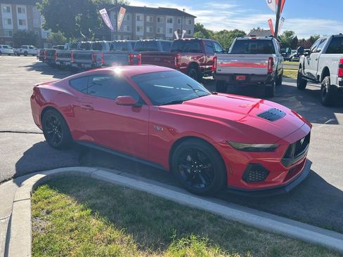 Used 2025 Ford Mustang GT RWD image 6