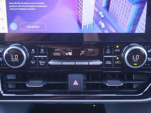 New 2026 Toyota Highlander Platinum AWD/4WD image 17