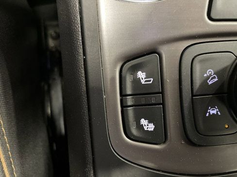 Used 2022 GMC Terrain AT4 w/ Infotainment Package II AWD/4WD image 22