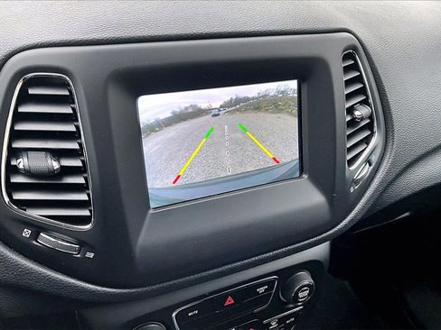 Used 2018 Jeep Compass Latitude w/ Popular Equipment Group image 19