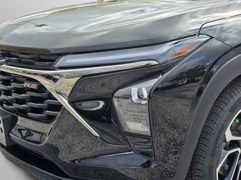 New 2026 Chevrolet Trax RS w/ Sunroof Package image 12