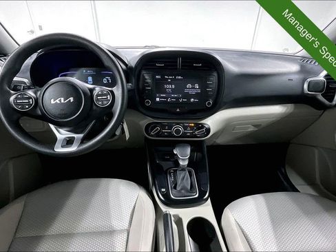 Used 2025 Kia Soul LX w/ LX Technology Package FWD image 18