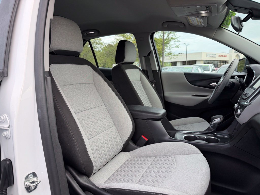Used 2024 Chevrolet Equinox LS w/ Driver Confidence II Package FWD image 34