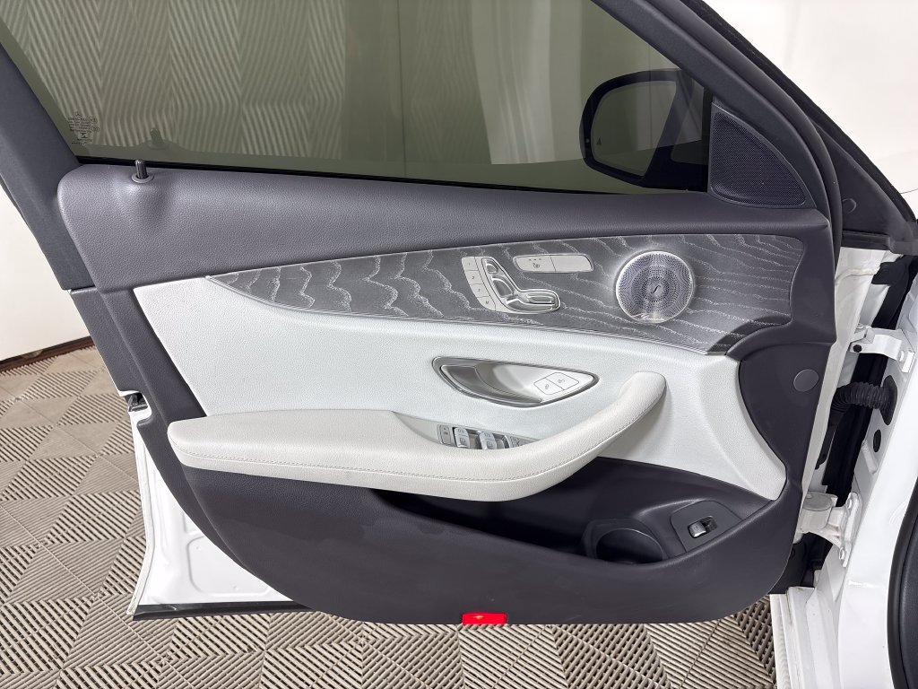 Used 2021 Mercedes-Benz E 350 Sedan image 15