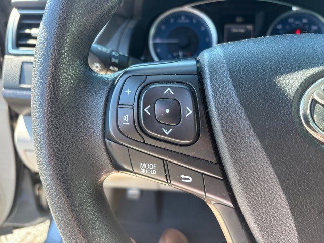 Used 2017 Toyota Camry LE FWD image 18