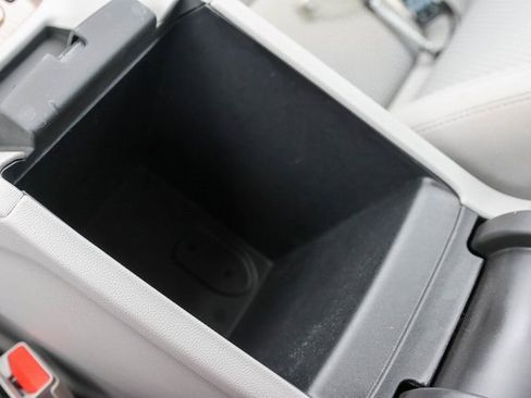 Used 2023 GMC Acadia SLE w/ Driver Convenience Package image 23