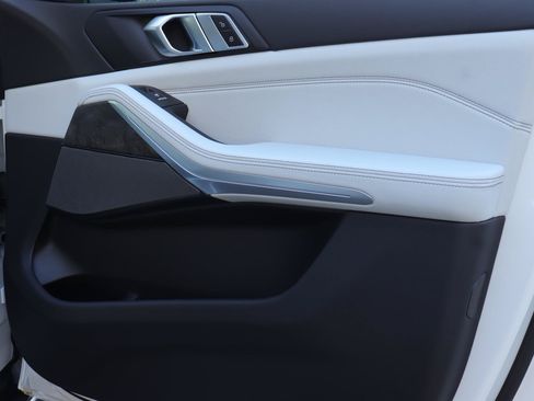 New 2026 BMW X5 sDrive40i w/ Climate Comfort Package RWD image 19