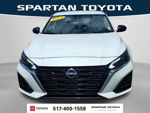 Used 2024 Nissan Altima 2.5 SV FWD image 3