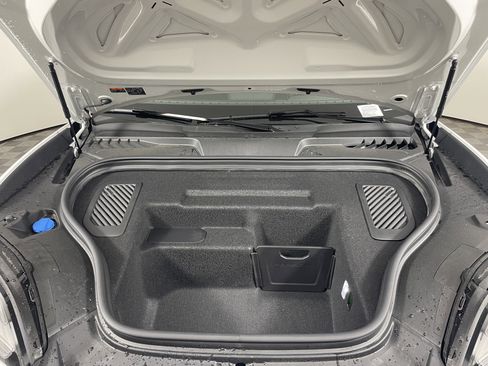 New 2026 Porsche Macan Electric RWD image 22