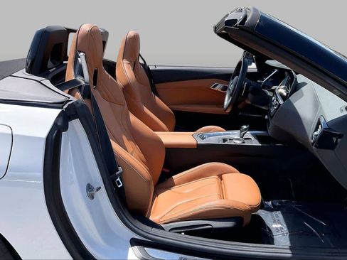 Used 2019 BMW Z4 sDrive30i w/ M Sport Package RWD image 8