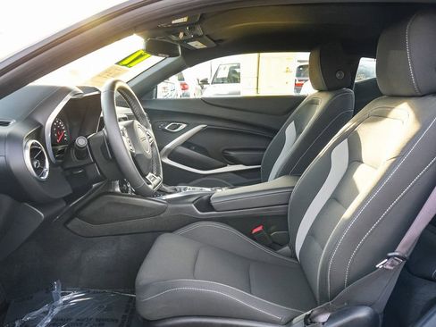 Used 2017 Chevrolet Camaro SS RWD image 19