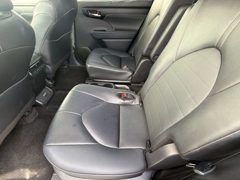 Used 2026 Toyota Highlander XLE AWD/4WD image 22