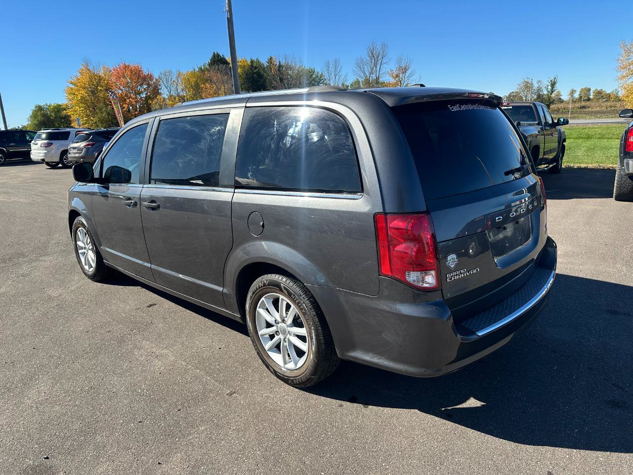 Used 2018 Dodge Grand Caravan SXT FWD image 12