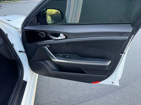 Used 2022 Kia Stinger GT-Line RWD image 32