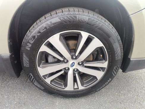 Used 2018 Subaru Outback 2.5i Limited AWD/4WD image 12