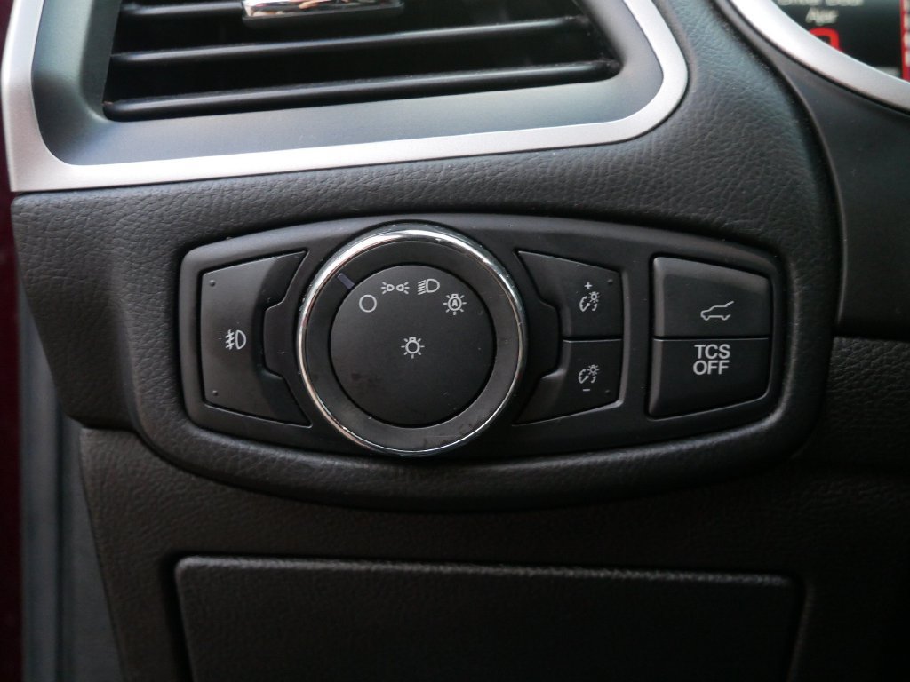 Used 2019 Ford Edge SEL w/ Equipment Group 201A FWD image 16