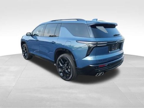 Used 2024 Chevrolet Traverse RS FWD image 3