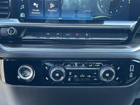 Used 2022 Chevrolet Silverado 1500 LT image 8