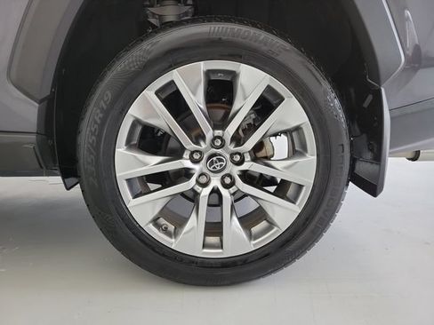 Used 2019 Toyota RAV4 Limited FWD image 13