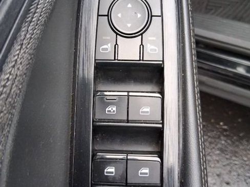 Used 2023 Nissan Rogue SV AWD/4WD image 10
