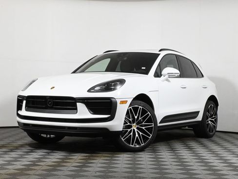 Used 2026 Porsche Macan AWD/4WD image 1