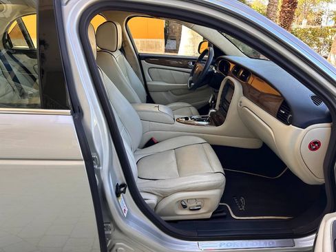 Used 2009 Jaguar XJ Vanden Plas Super V8 Portfolio RWD image 23