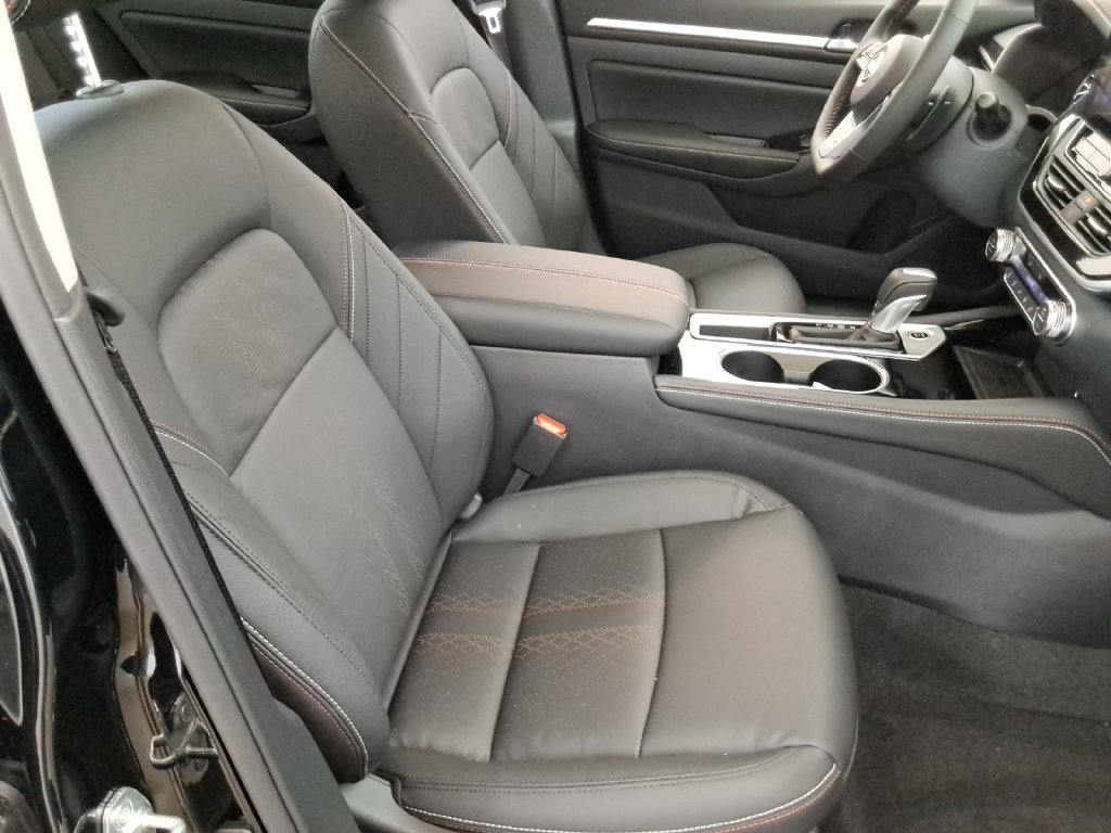 Used 2025 Nissan Altima 2.5 SR w/ SR Premium Package FWD image 16