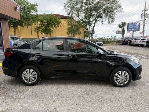 Used 2018 Kia Rio S image 4