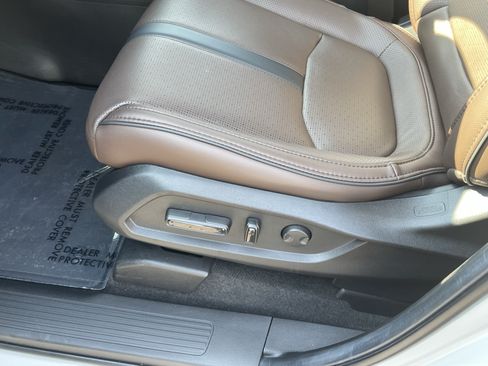 Used 2025 Honda Pilot Elite image 19