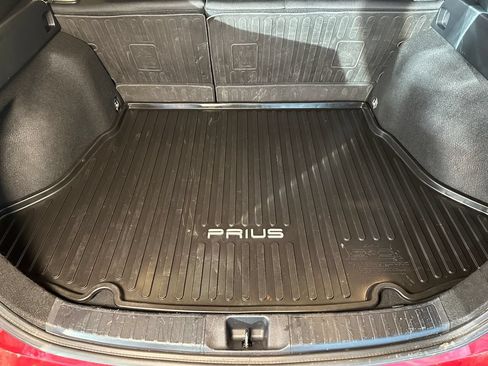 Used 2022 Toyota Prius LE FWD image 21