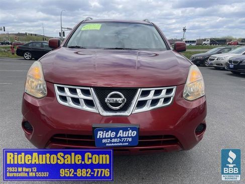 Used 2013 Nissan Rogue SV AWD/4WD image 2