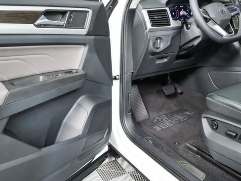 Certified 2022 Volkswagen Atlas SE FWD image 10