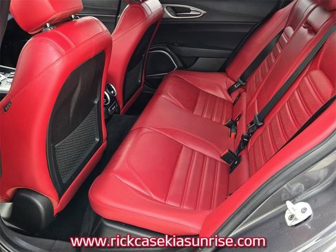 Used 2022 Alfa Romeo Giulia Veloce image 11