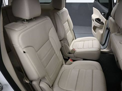 Used 2023 GMC Acadia Denali AWD/4WD image 16