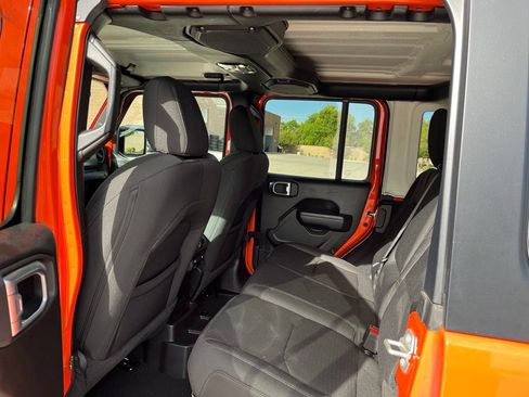 Used 2023 Jeep Wrangler Unlimited AWD/4WD image 17