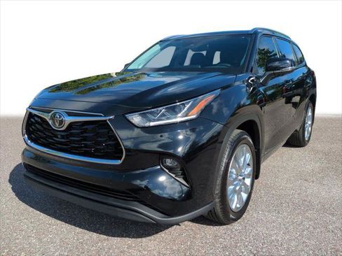Certified 2026 Toyota Highlander Limited AWD/4WD image 1