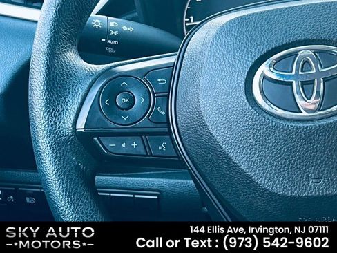 Used 2024 Toyota Corolla LE FWD image 11