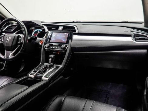 Used 2018 Honda Civic Touring image 16