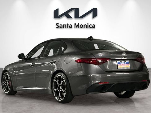 Used 2023 Alfa Romeo Giulia Veloce RWD image 4