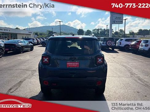 Used 2023 Jeep Renegade Trailhawk AWD/4WD image 38