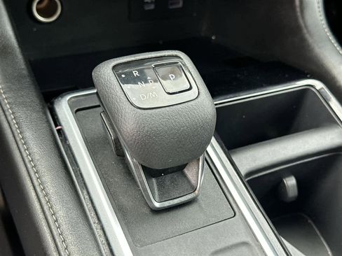 Used 2022 Nissan Pathfinder SV w/ SV Premium Package image 17