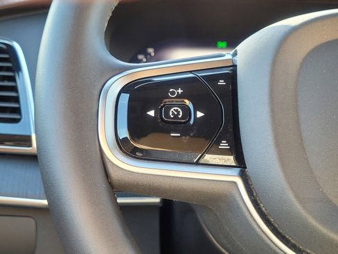 Certified 2023 Volvo XC90 B6 Ultimate w/ Lounge Package image 19