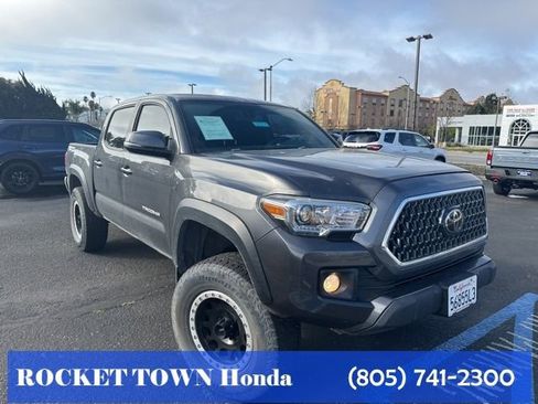 Used 2018 Toyota Tacoma TRD Off-Road image 9