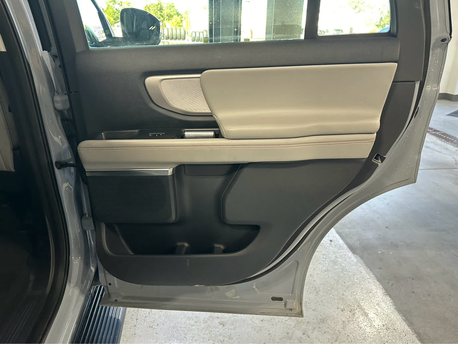Certified 2025 Ford Expedition Active AWD/4WD image 40
