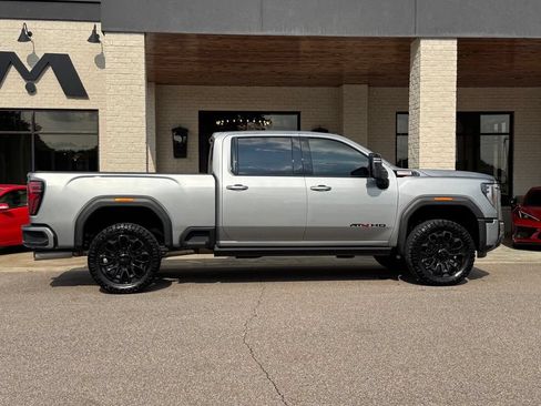 Used 2025 GMC Sierra 2500 AT4 w/ AT4 Premium Plus Package AWD/4WD image 15