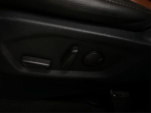 Used 2019 Ford Explorer XLT w/ Equipment Group 202A AWD/4WD image 24
