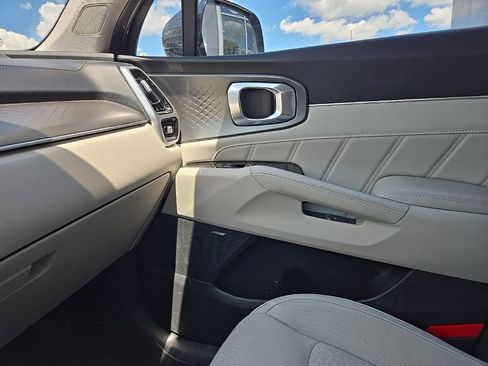 Certified 2023 Kia Sorento SX Prestige AWD/4WD image 26